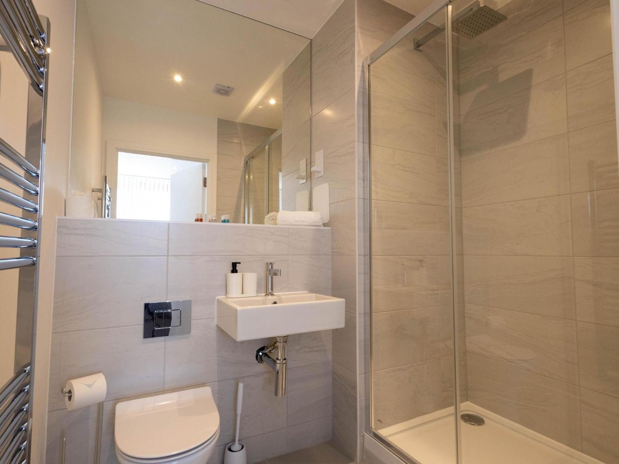 Modern Apartments With Balcony In Merton Near Wimbledon By Sojo Stay 米切姆 外观 照片