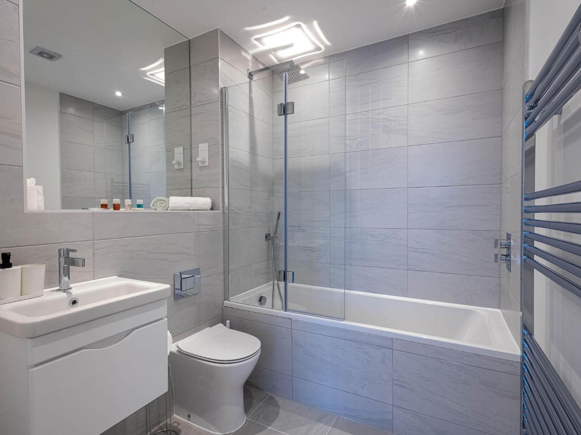 Modern Apartments With Balcony In Merton Near Wimbledon By Sojo Stay 米切姆 外观 照片